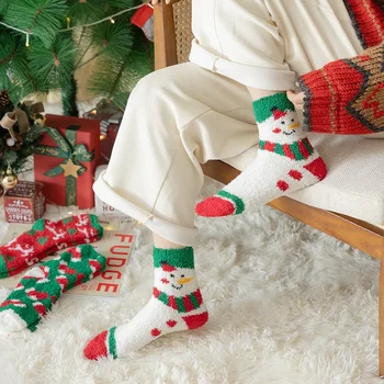 Рождественские носки из кораллового бархата для женщин, осень-зима, утепленные теплые домашние носки для сна на полу из плюша, осень-зима