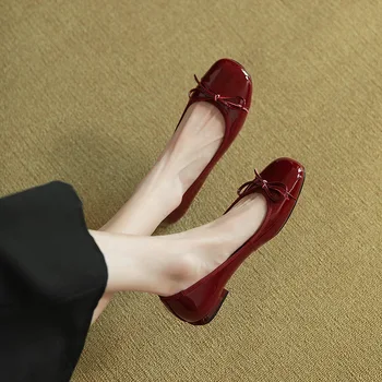 Женские туфли на плоской подошве из лакированной кожи с бантом в стиле ретро, Весна-осень, тонкие туфли на низком массивном каблуке с квадратным носком, Винно-красные повседневные лоферы на плоской подошве